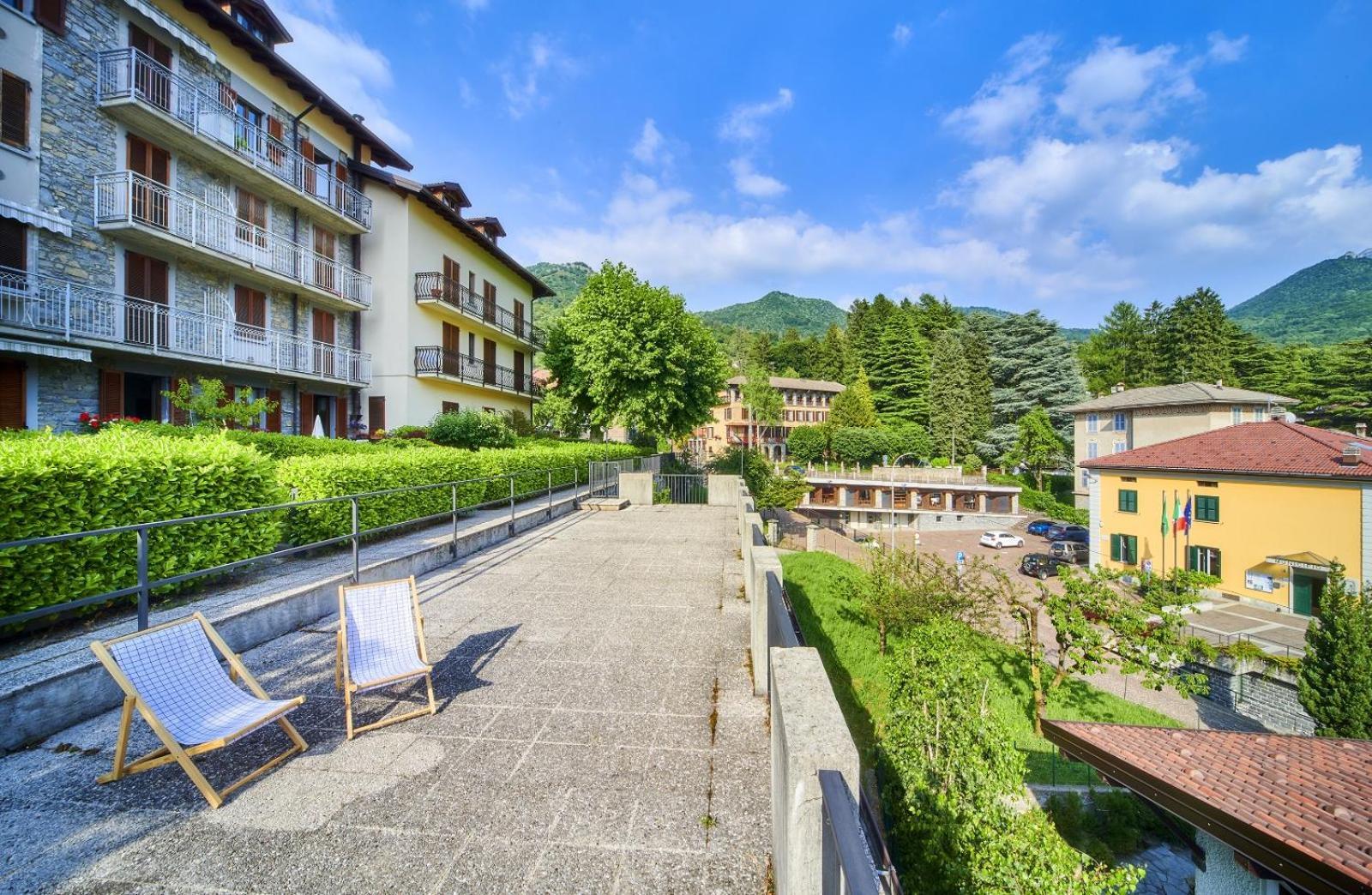 Mansarda Fra Monte E Lago Esino Lario Buitenkant foto